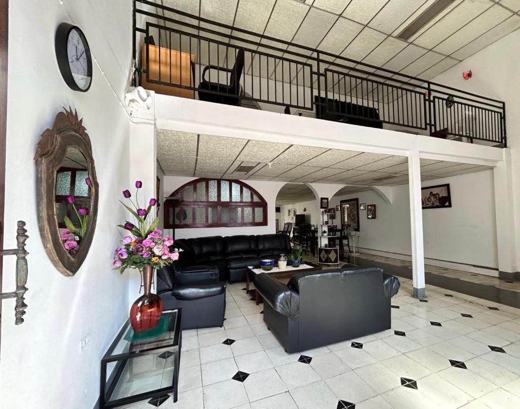 El Callejon Guest House León エクステリア 写真