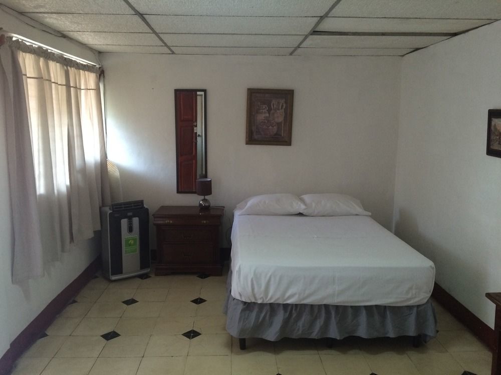 El Callejon Guest House León エクステリア 写真